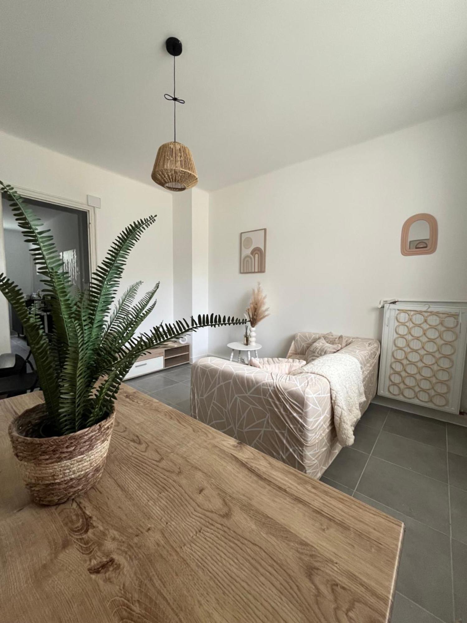Apartment 3 - 5pers - Proche Toutes Commodites - Quartier Recherche - Court Et Long Sejour - Cosy - Lumineux - Fonctionnel